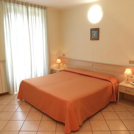 Casa Vacanze Touring Verbania Bagian luar foto