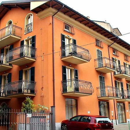 Casa Vacanze Touring Verbania Bagian luar foto