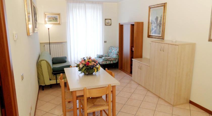 Casa Vacanze Touring Verbania Ruang foto