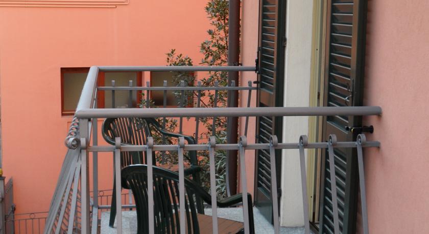 Casa Vacanze Touring Verbania Bagian luar foto