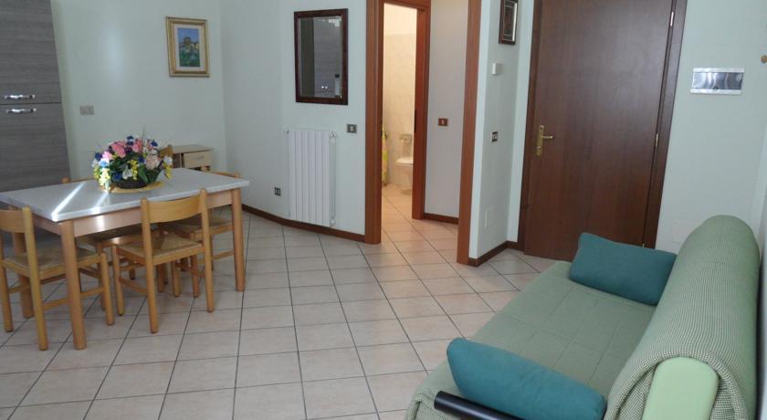 Casa Vacanze Touring Verbania Bagian luar foto