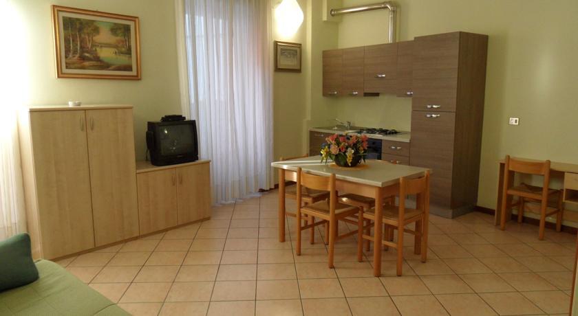 Casa Vacanze Touring Verbania Bagian luar foto