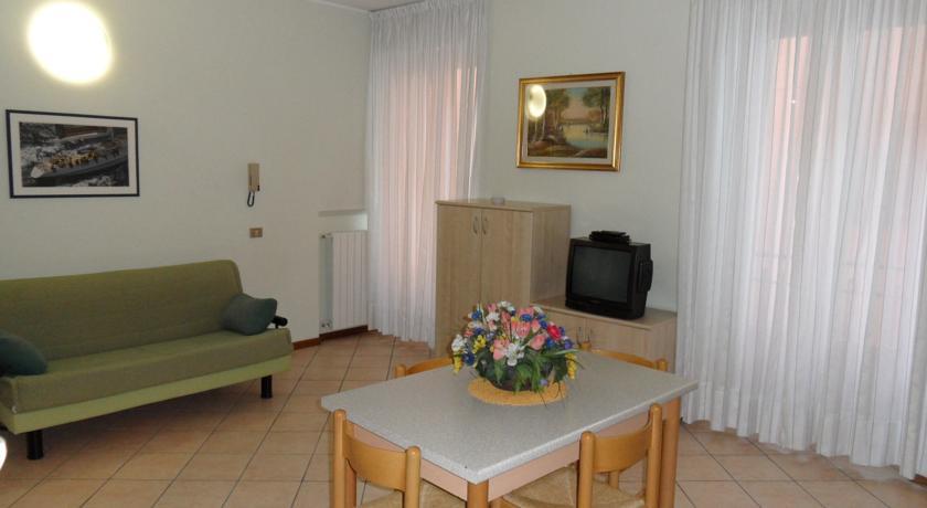 Casa Vacanze Touring Verbania Bagian luar foto