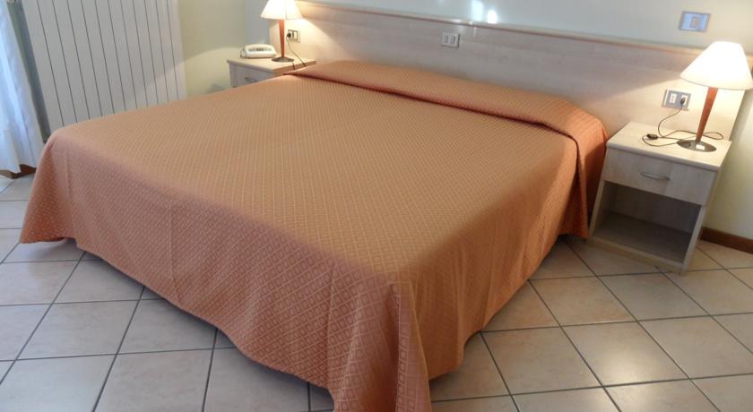Casa Vacanze Touring Verbania Bagian luar foto