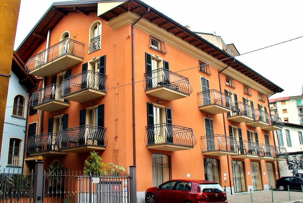 Casa Vacanze Touring Verbania Bagian luar foto